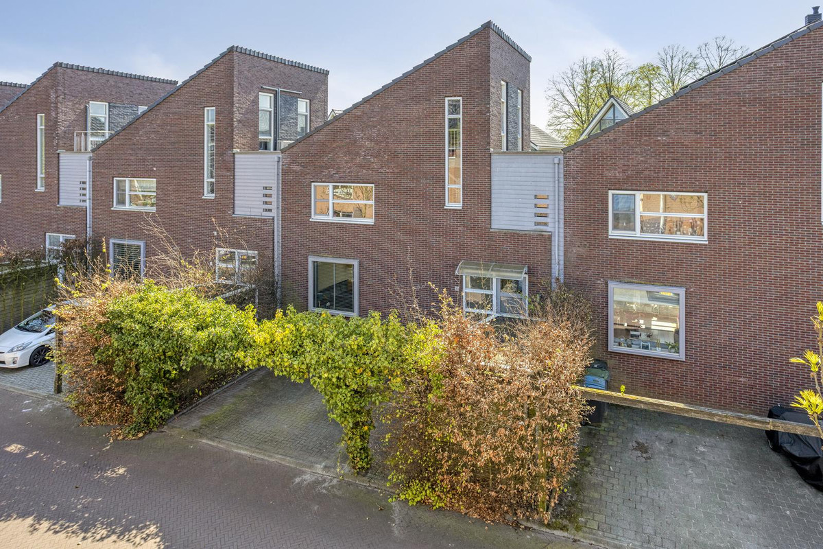 Tussenwoning te koop: De Triomfboog 30, Enschede