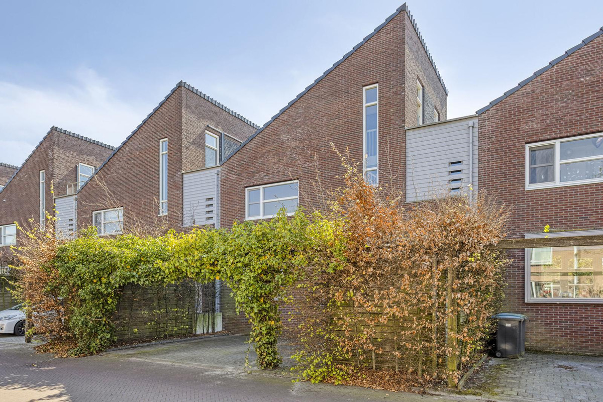 Tussenwoning te koop: De Triomfboog 30, Enschede