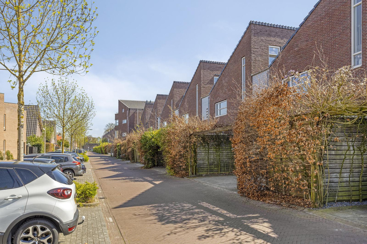 Tussenwoning te koop: De Triomfboog 30, Enschede