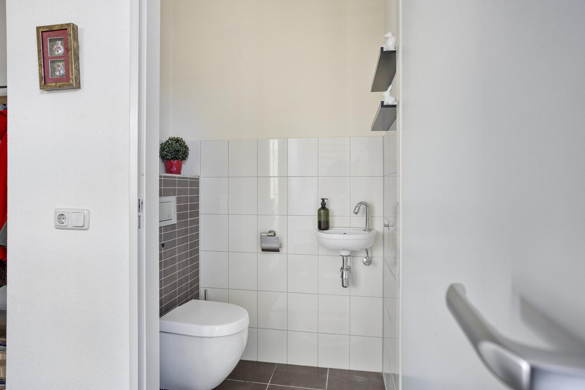 Tussenwoning te koop: De Triomfboog 30, Enschede