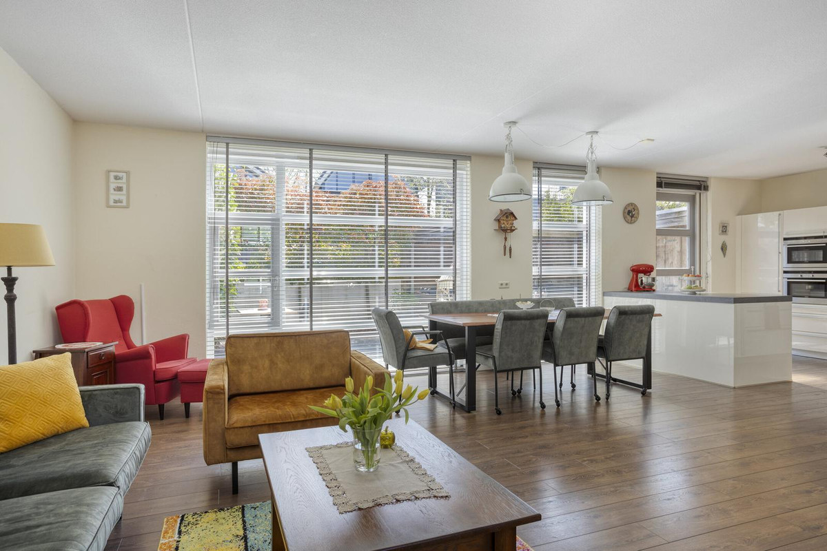 Tussenwoning te koop: De Triomfboog 30, Enschede