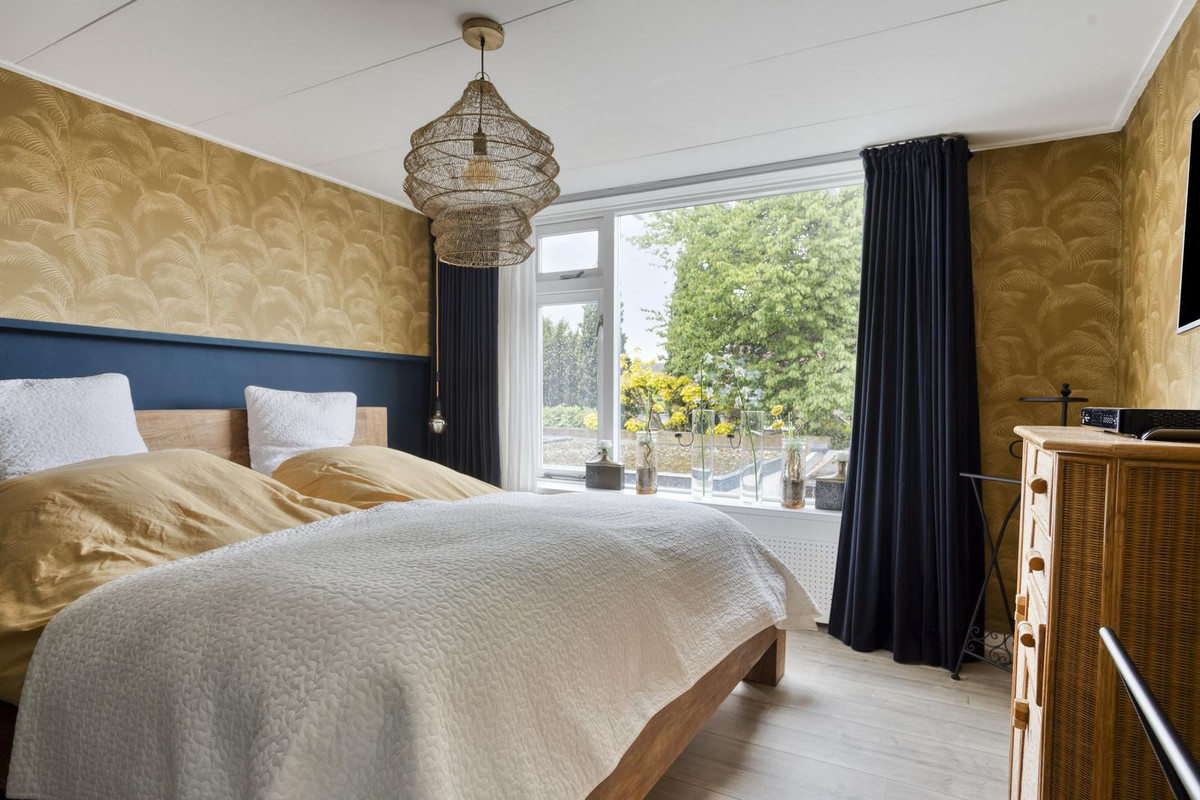 Tussenwoning te koop: Kamperfoeliestraat 30, Waalwijk