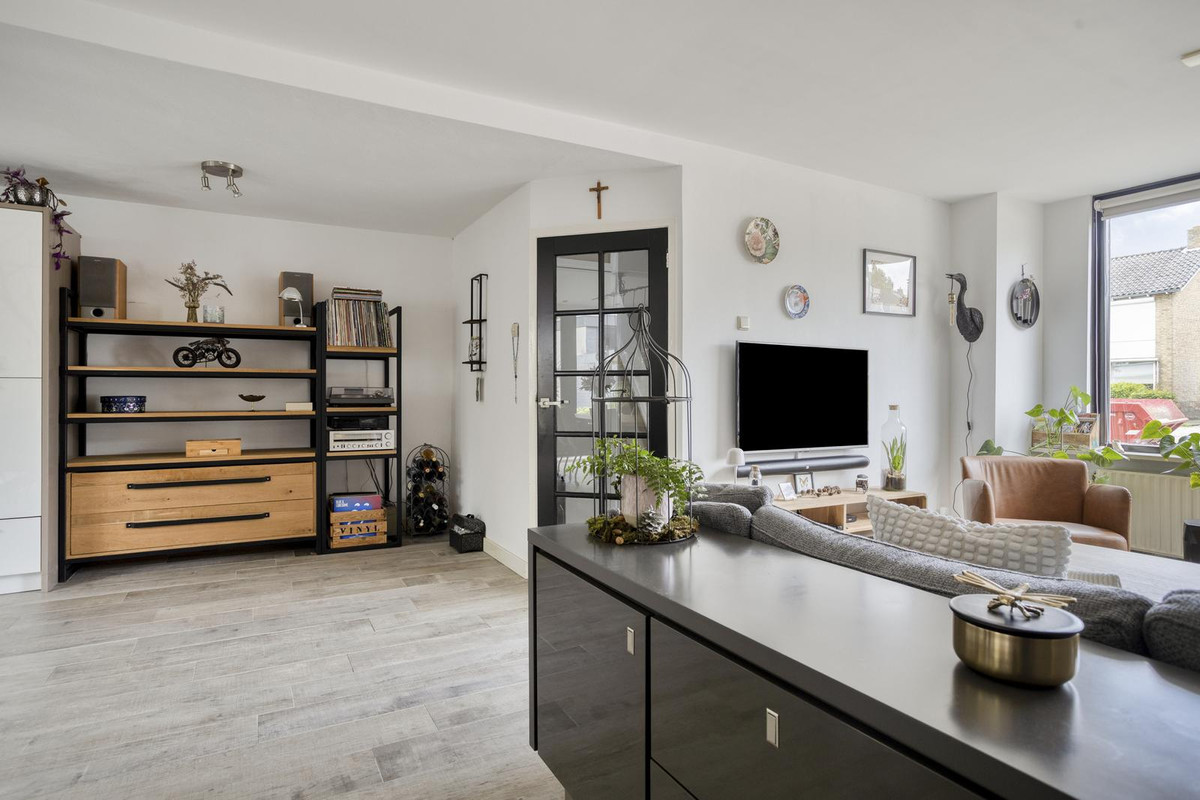 Tussenwoning te koop: Kamperfoeliestraat 30, Waalwijk
