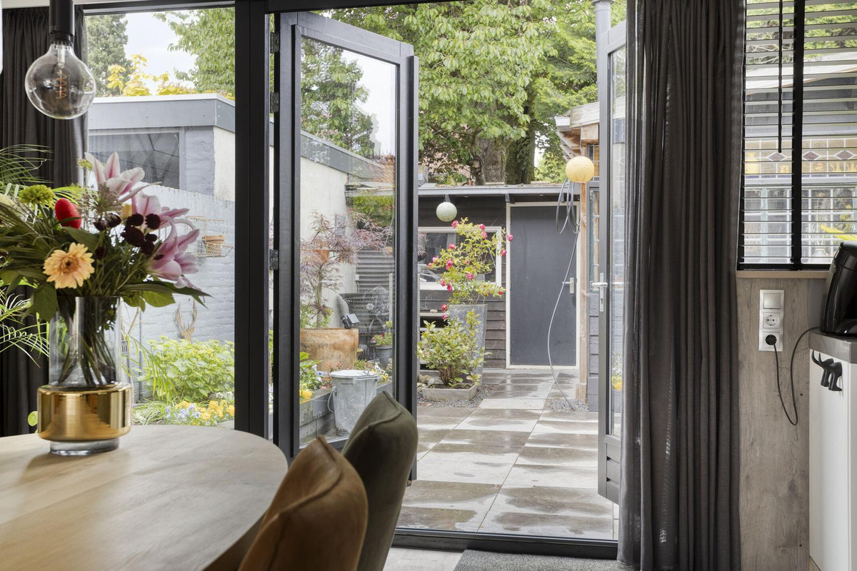 Tussenwoning te koop: Kamperfoeliestraat 30, Waalwijk