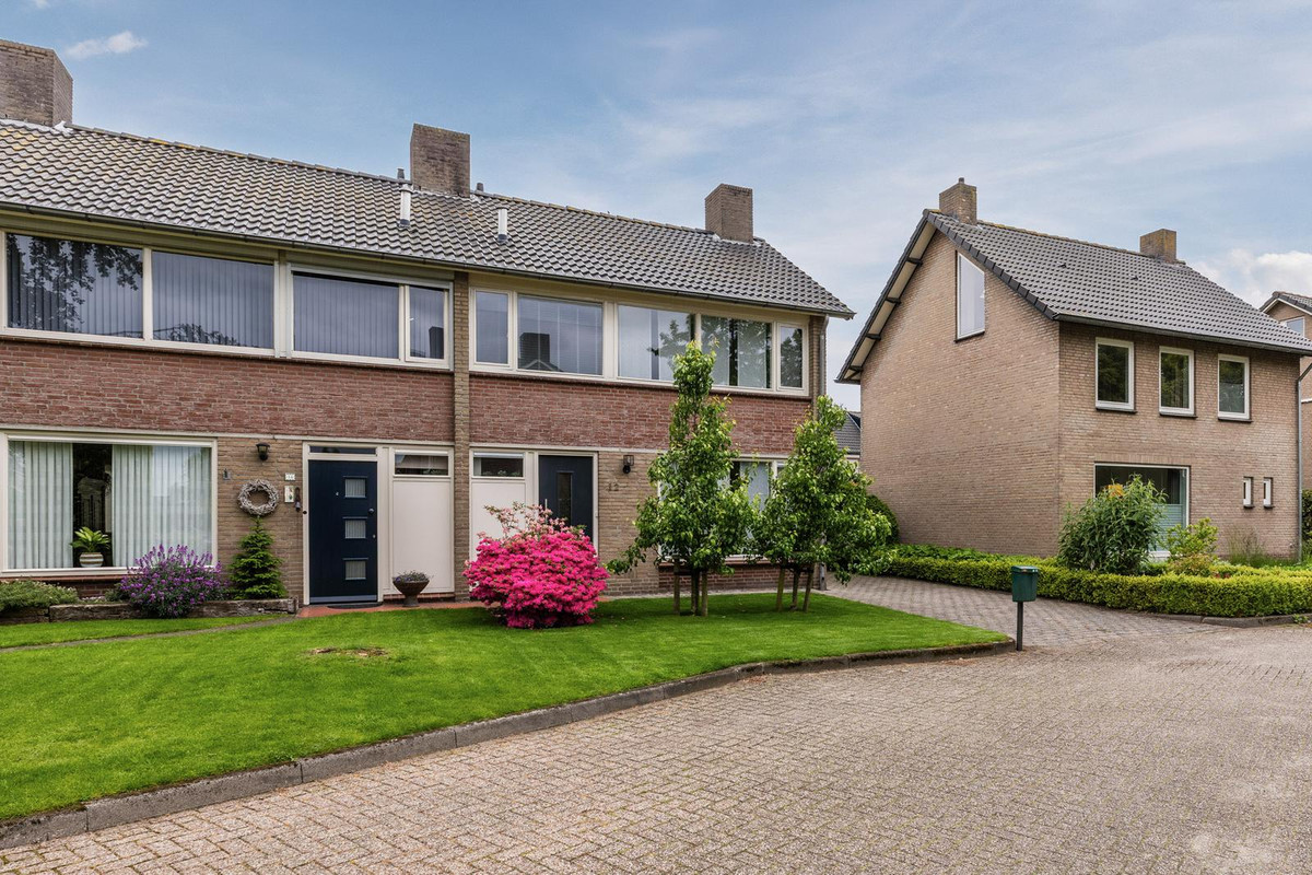 Twee-onder-één-kap te koop: Burgemeester Magneestraat 12, Luyksgestel