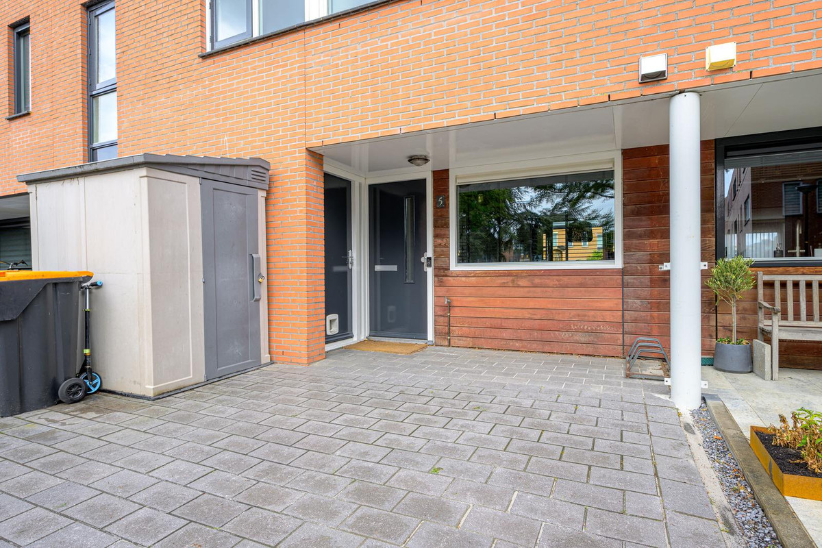 Tussenwoning te koop: Rie Beisenherzland 5, Heerhugowaard