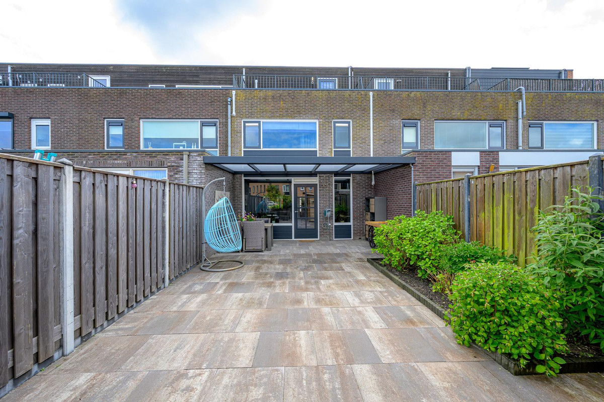Tussenwoning te koop: Rie Beisenherzland 5, Heerhugowaard