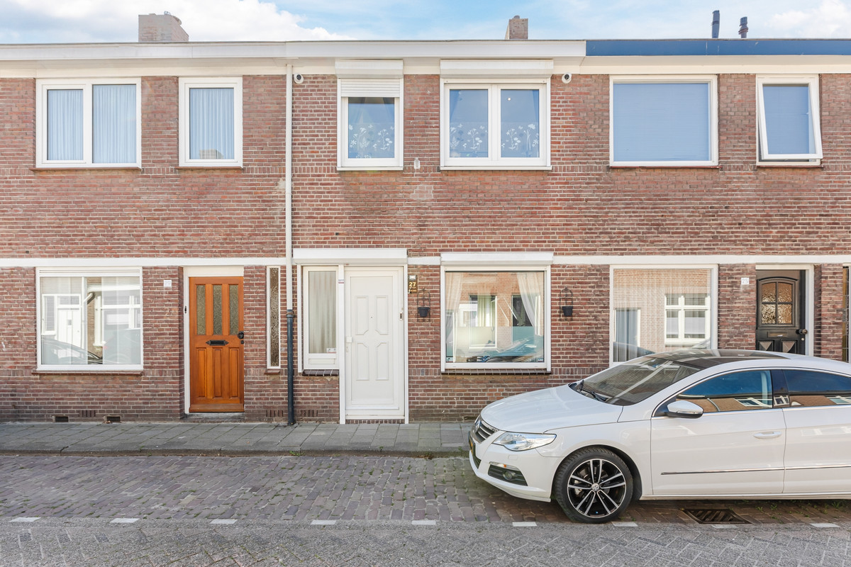 Tussenwoning te koop: Van Heutszstraat 27, Tilburg