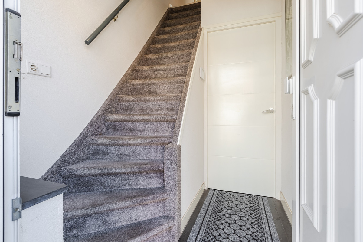 Tussenwoning te koop: Van Heutszstraat 27, Tilburg