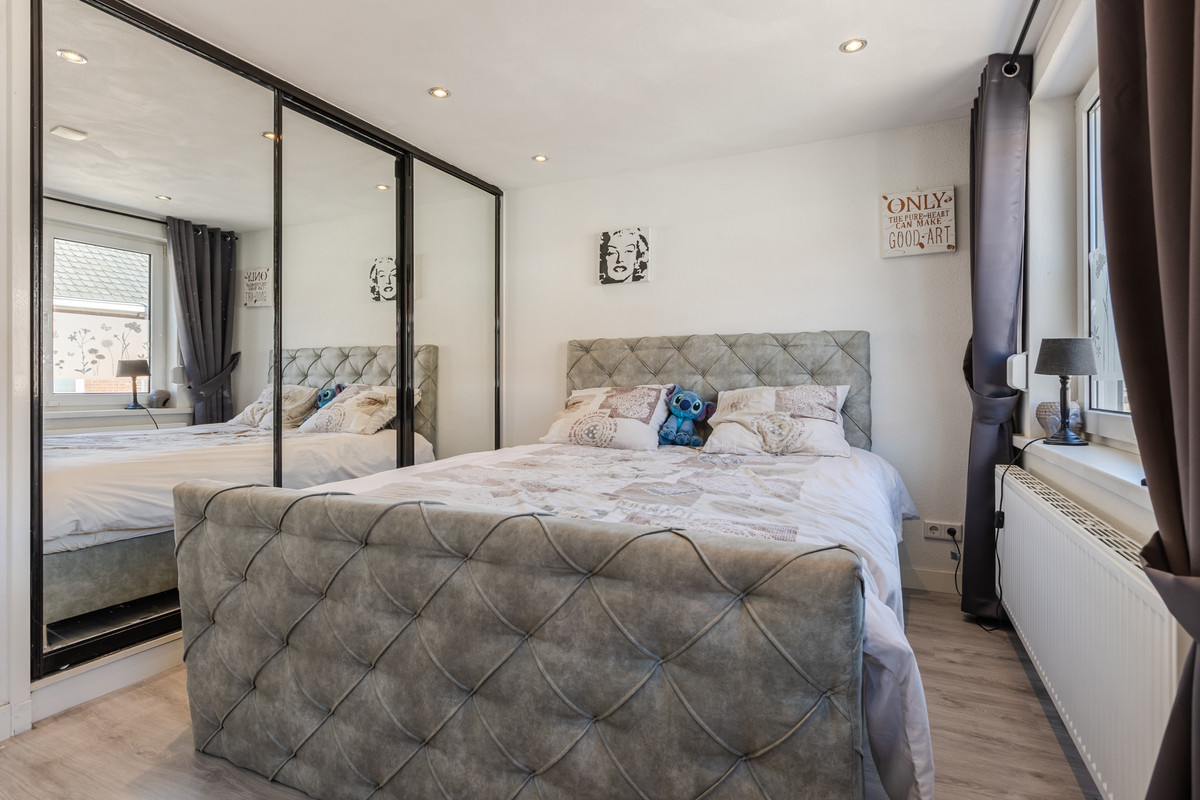 Tussenwoning te koop: Van Heutszstraat 27, Tilburg
