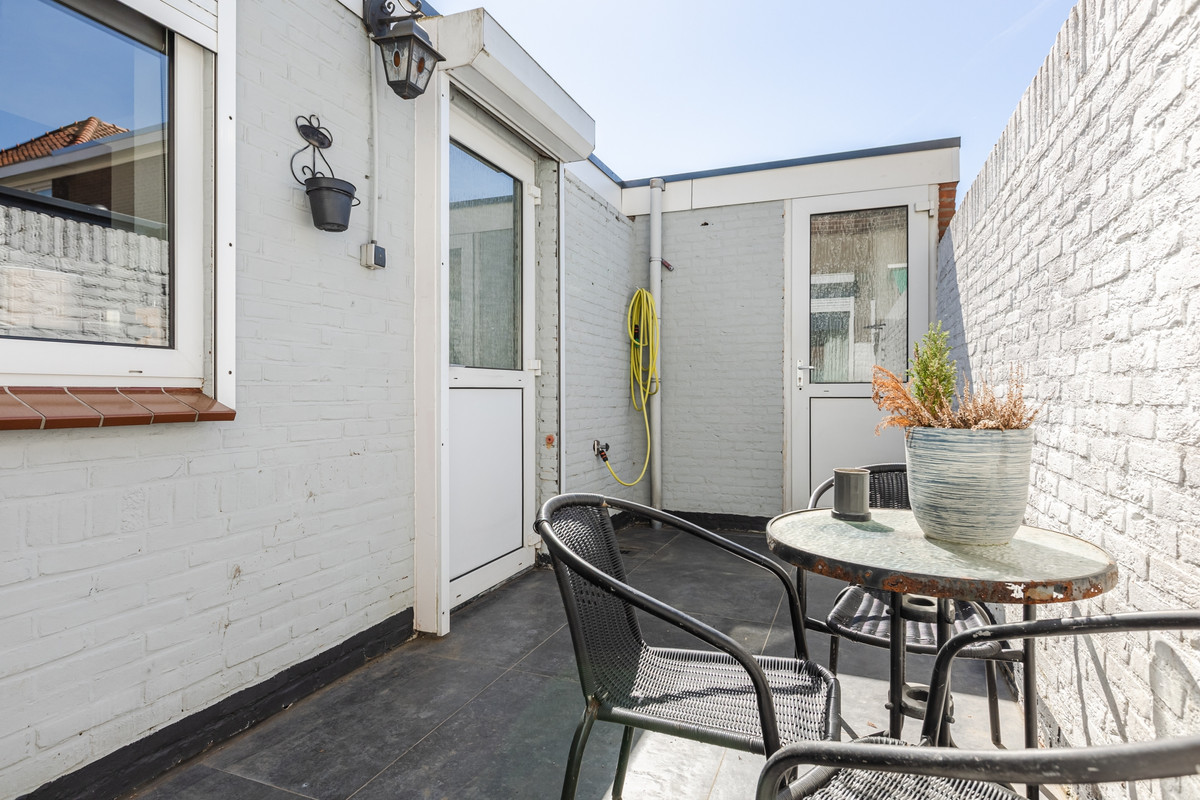 Tussenwoning te koop: Van Heutszstraat 27, Tilburg