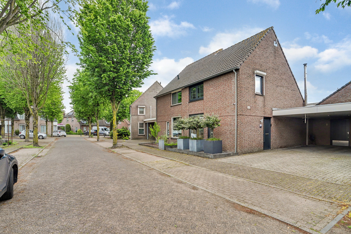 Tussenwoning te koop: Deneburg 12, Reusel
