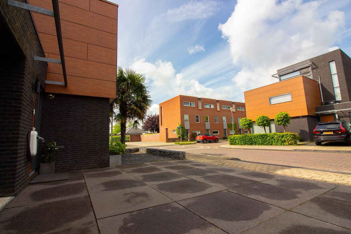 Vrijstaande woning te koop: Villa Dotterbloem 19, Waalwijk