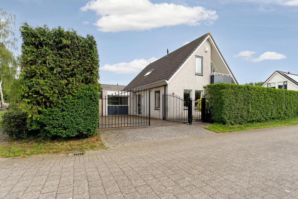 Vrijstaande woning te koop: Kameleonstraat 20, Almere