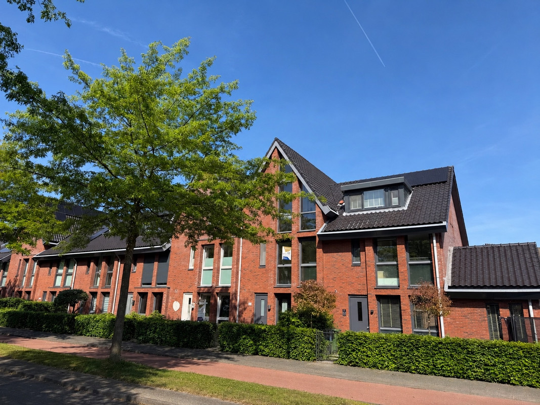 Tussenwoning te koop: Laan van Avant-Garde 512, Rotterdam