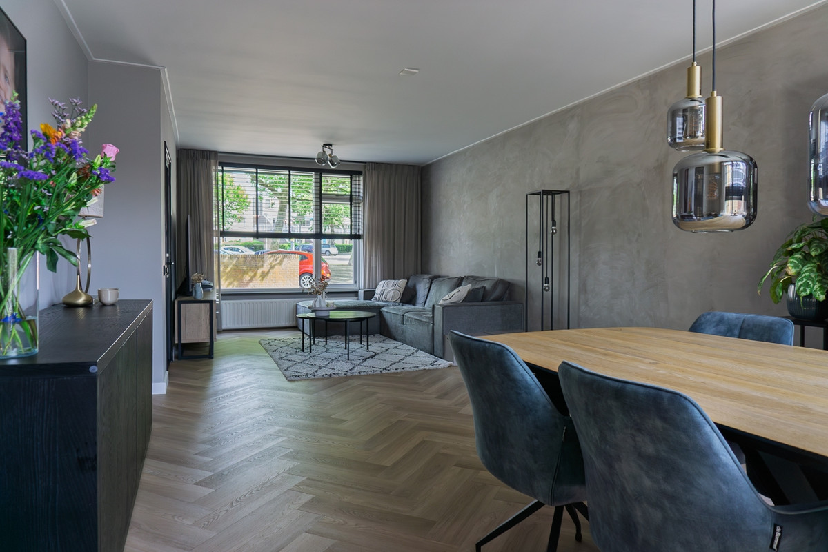 Tussenwoning te koop: Artilleriestraat 83, Bergen Op Zoom