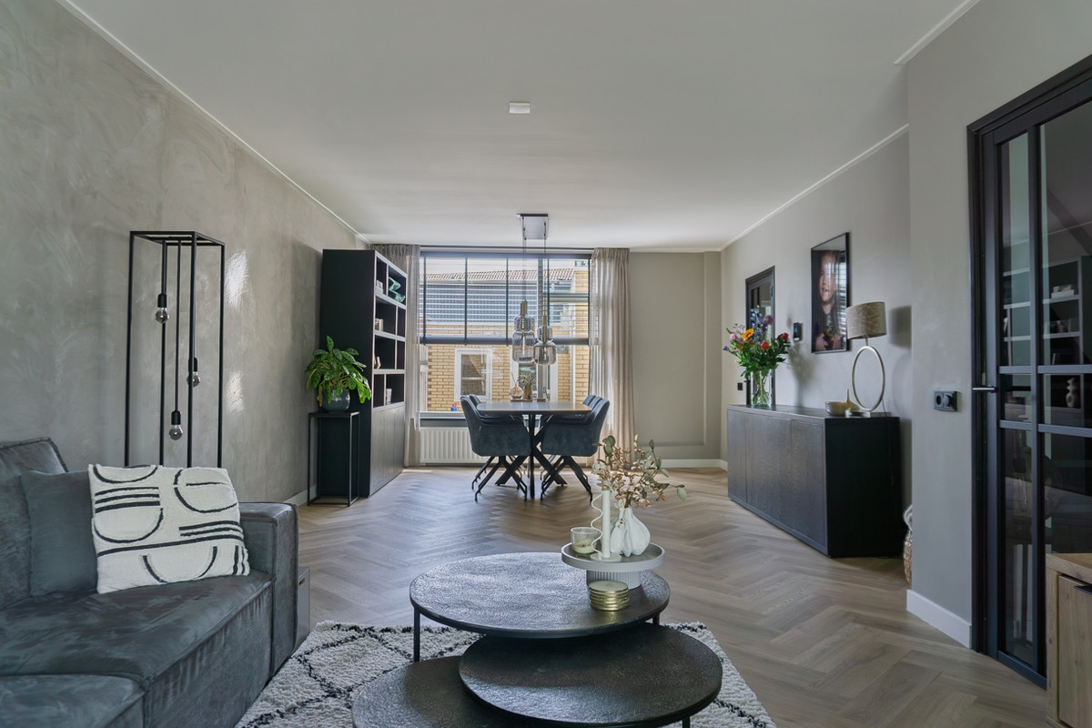 Tussenwoning te koop: Artilleriestraat 83, Bergen Op Zoom