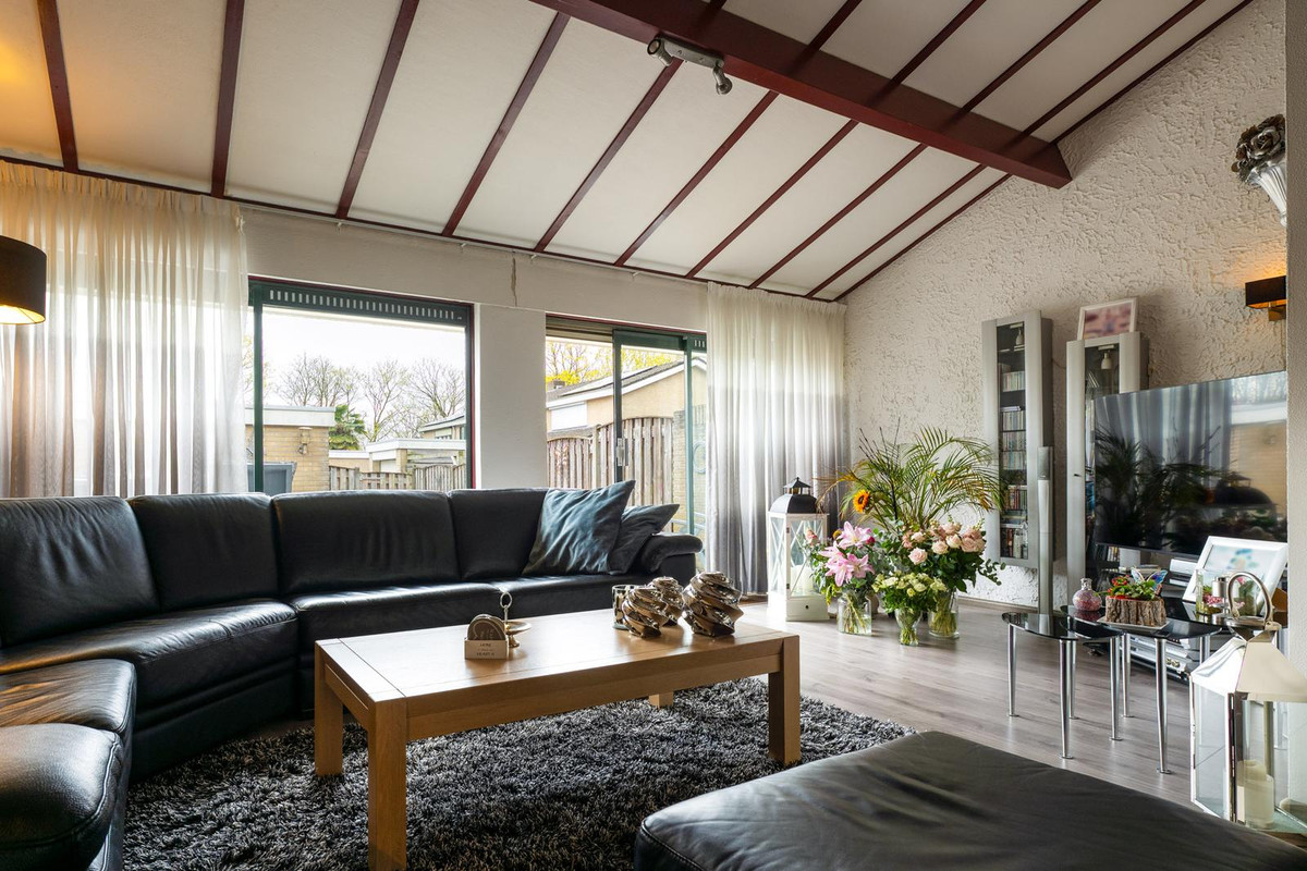 Tussenwoning te koop: de Leemput 11, Halsteren