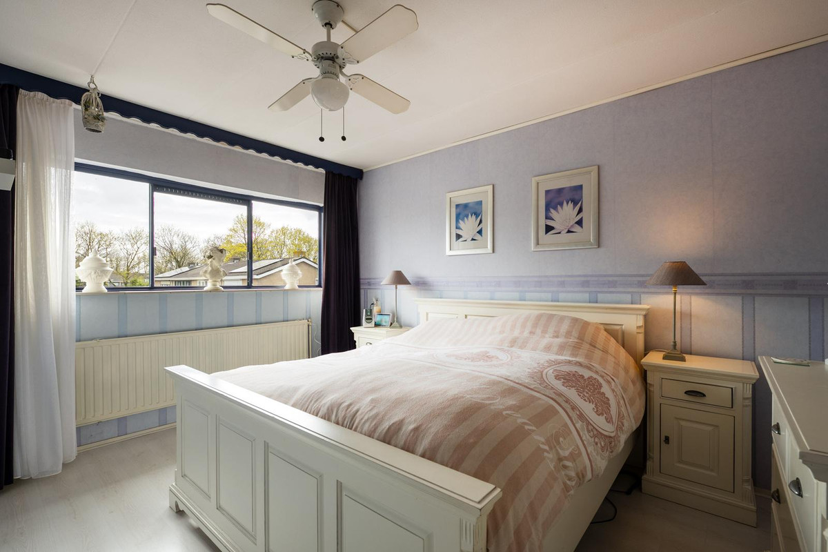 Tussenwoning te koop: de Leemput 11, Halsteren