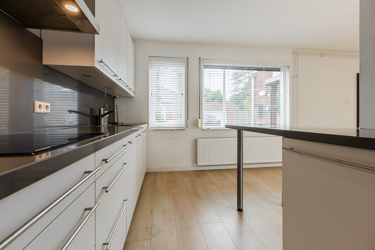 Hoekwoning te koop: Kometenlaan 77, Bergen Op Zoom