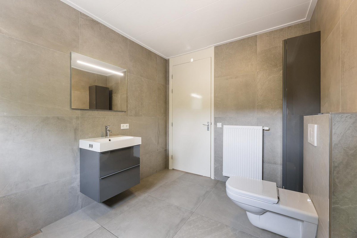 Twee-onder-één-kap te koop: Haaksbergerstraat 185, Enschede