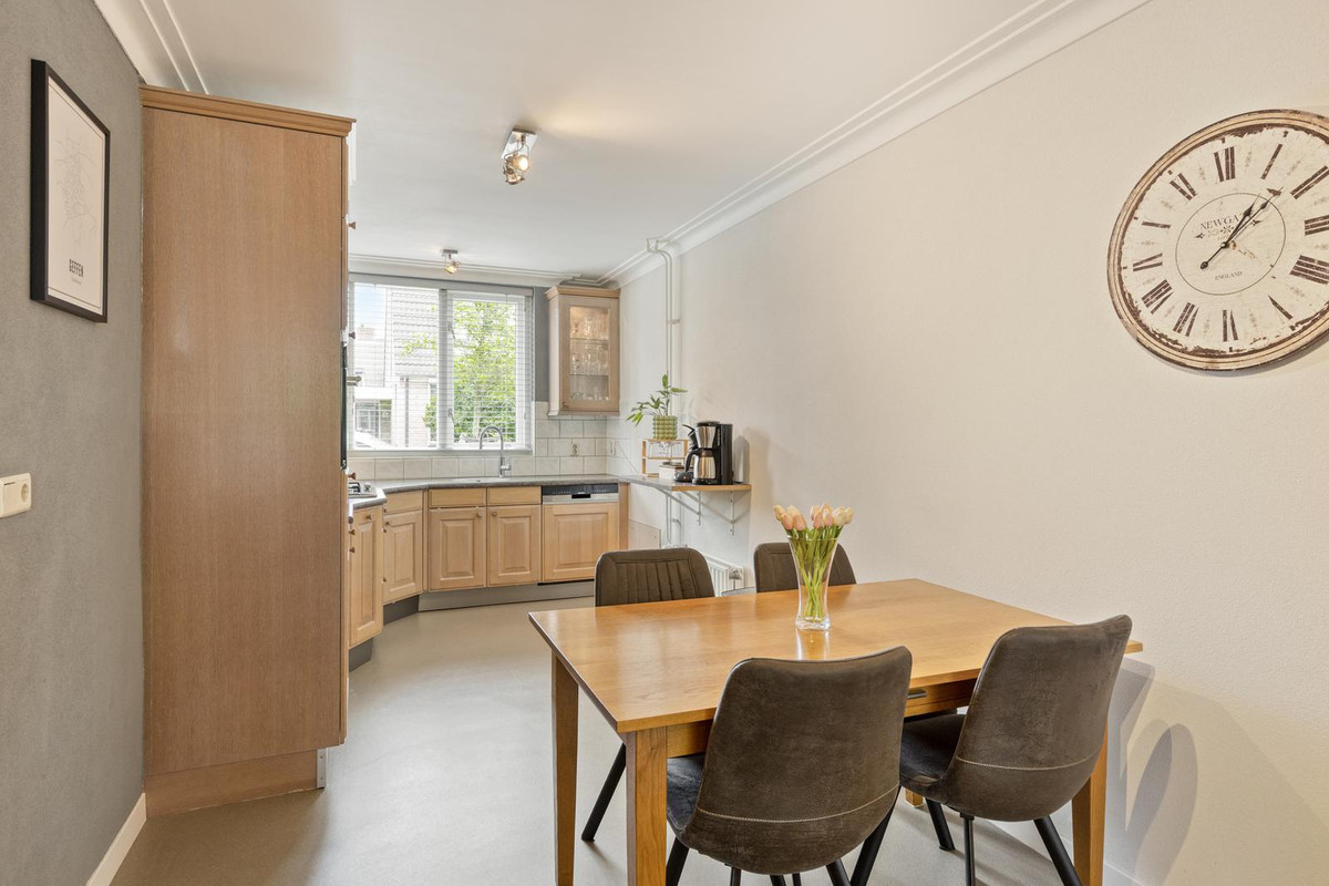 Tussenwoning te koop: Acaciastraat 10, Geffen