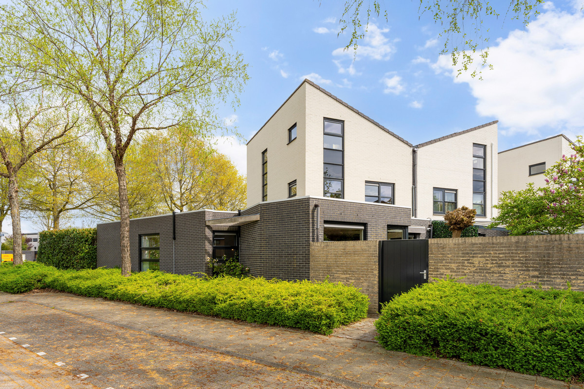 Hoekwoning te koop: Meeresteinstraat 42, Tilburg