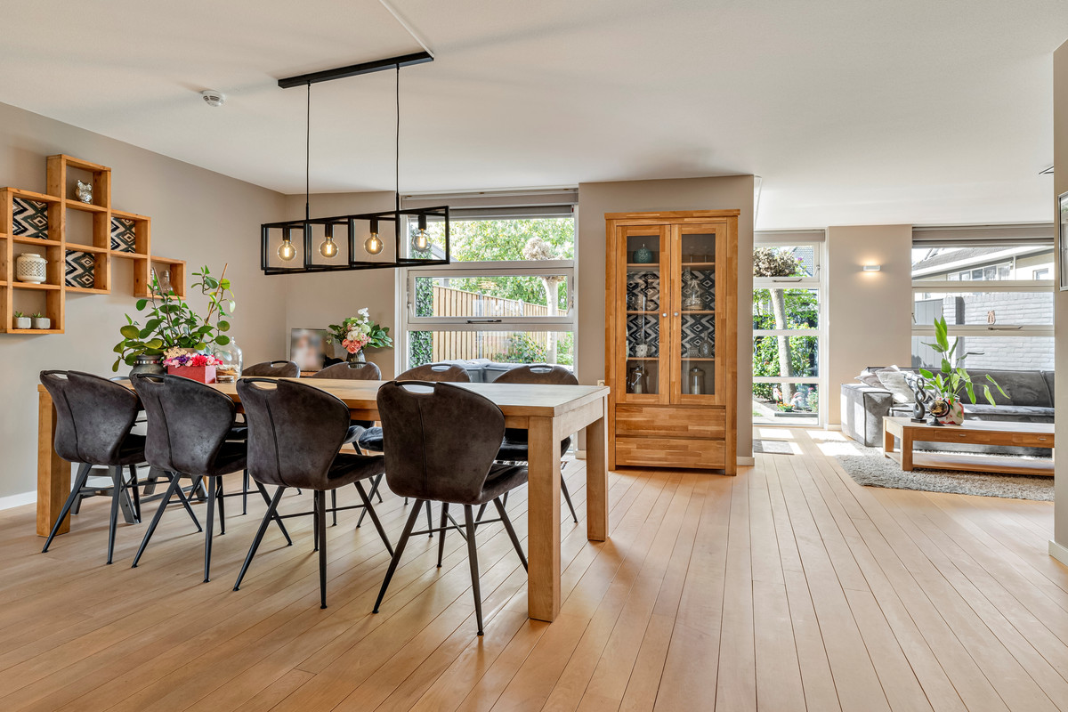 Hoekwoning te koop: Meeresteinstraat 42, Tilburg