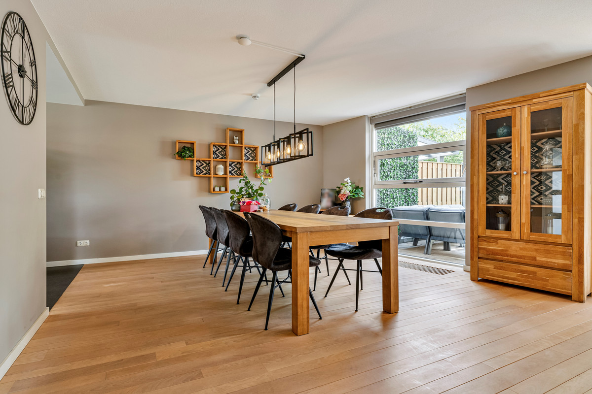 Hoekwoning te koop: Meeresteinstraat 42, Tilburg