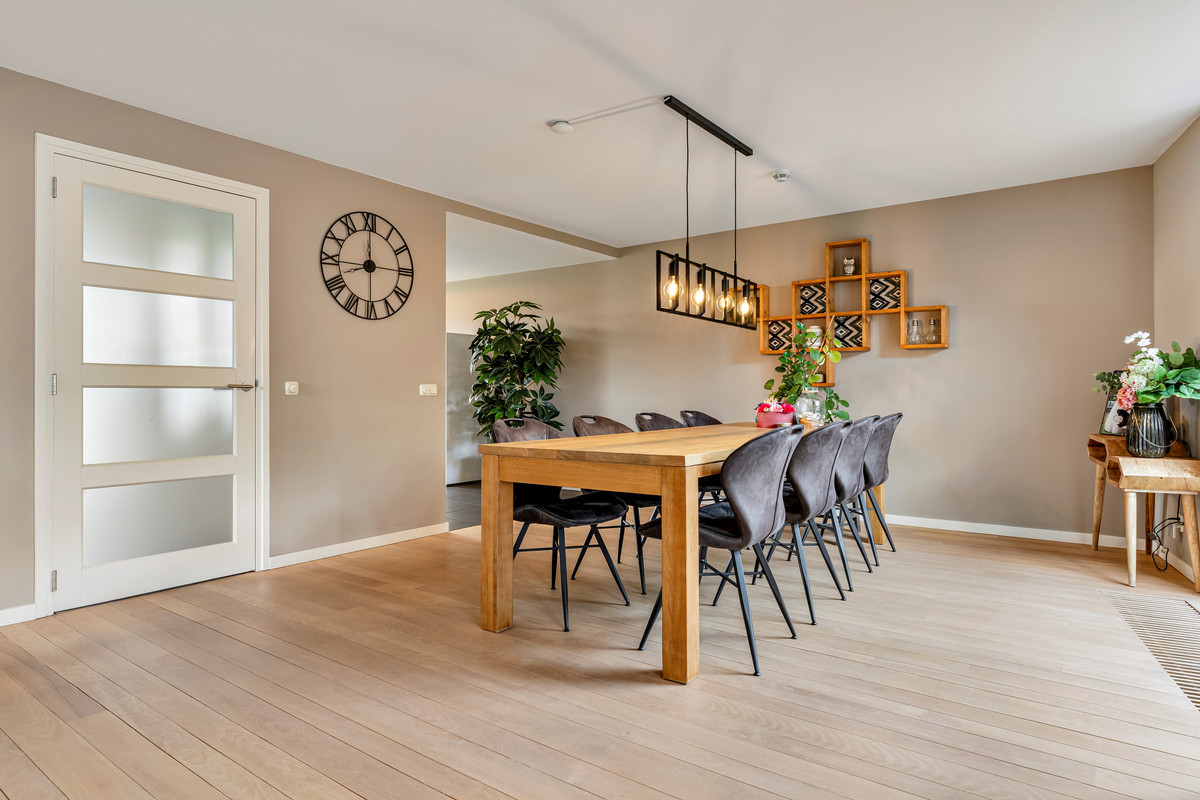 Hoekwoning te koop: Meeresteinstraat 42, Tilburg