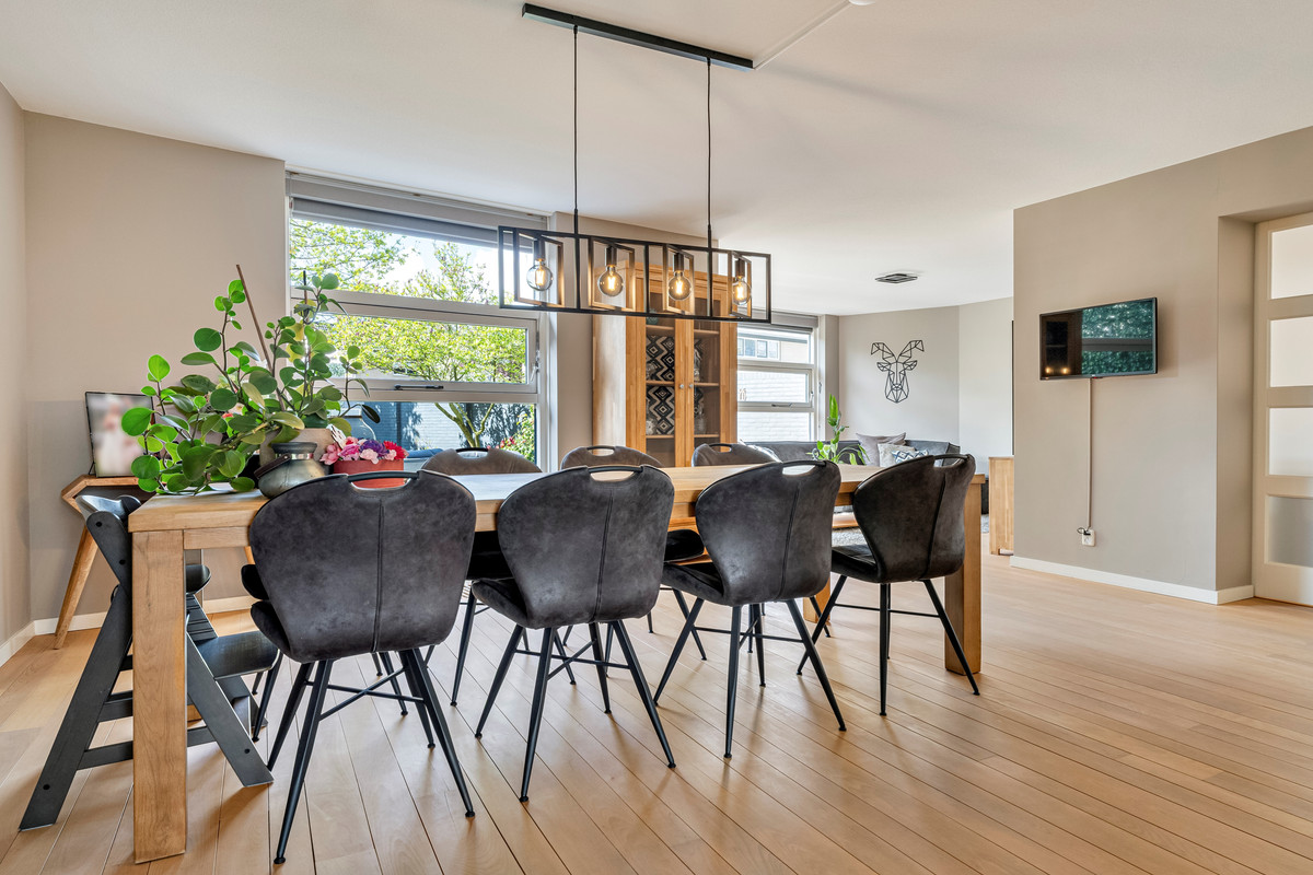 Hoekwoning te koop: Meeresteinstraat 42, Tilburg