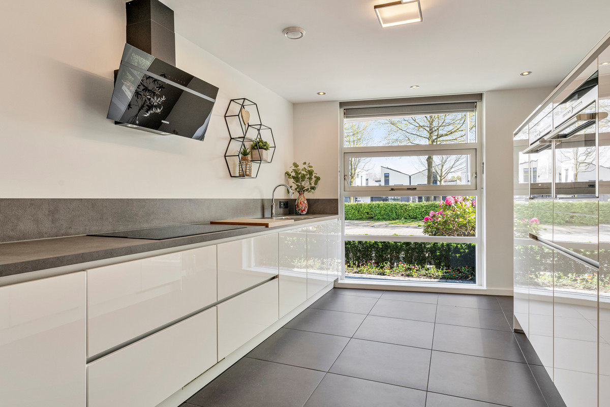 Hoekwoning te koop: Meeresteinstraat 42, Tilburg