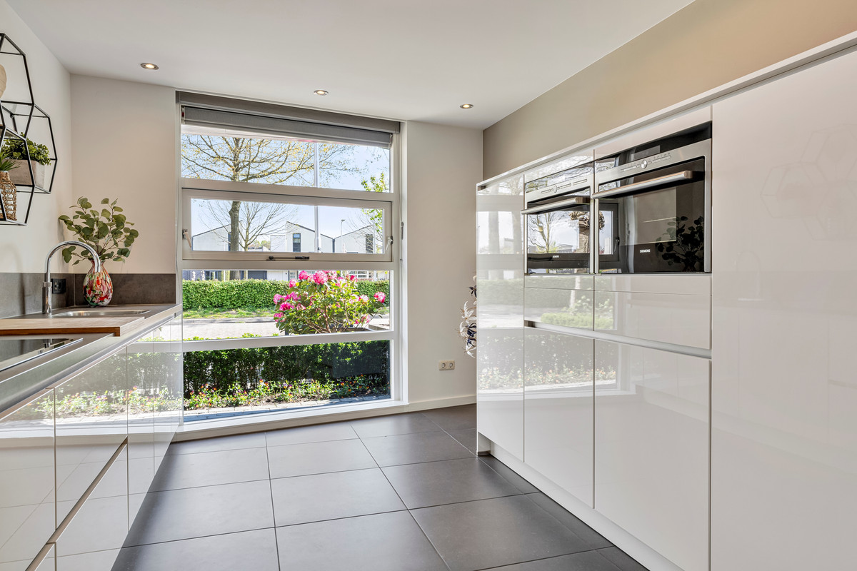 Hoekwoning te koop: Meeresteinstraat 42, Tilburg