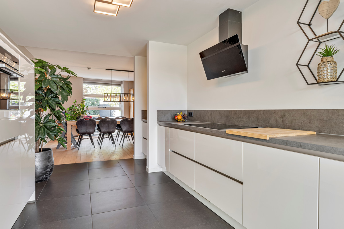 Hoekwoning te koop: Meeresteinstraat 42, Tilburg