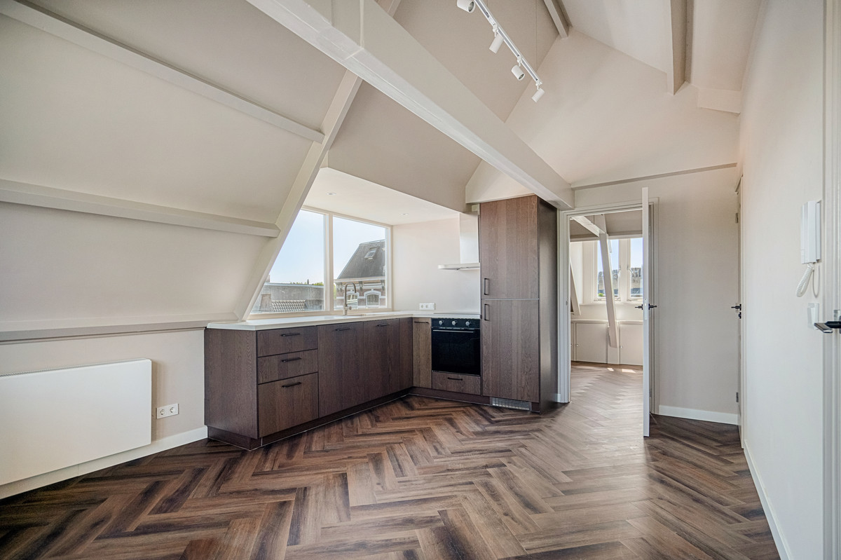 Studio te koop: Lage Rijndijk 9E, Leiden