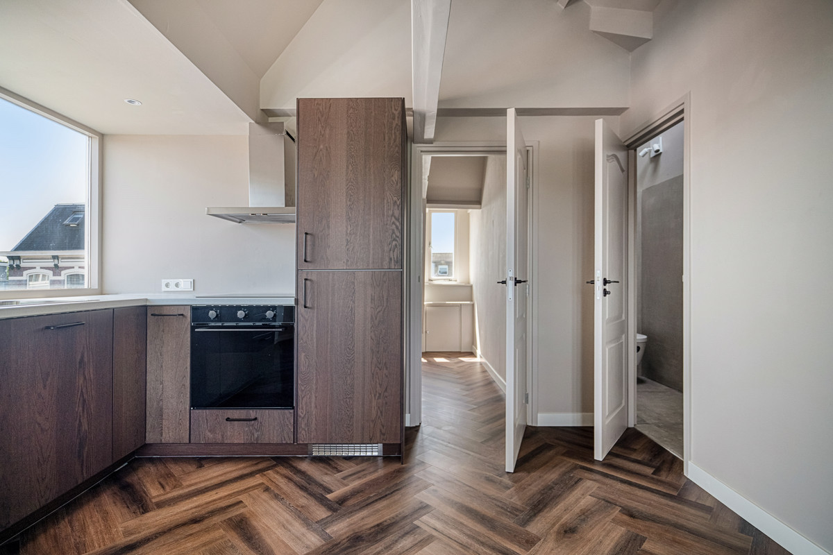 Studio te koop: Lage Rijndijk 9E, Leiden