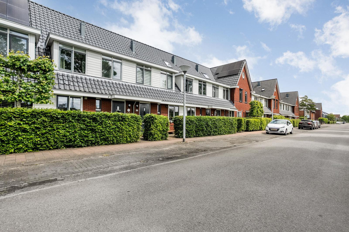Tussenwoning te koop: Tuinwal 24, Zwolle