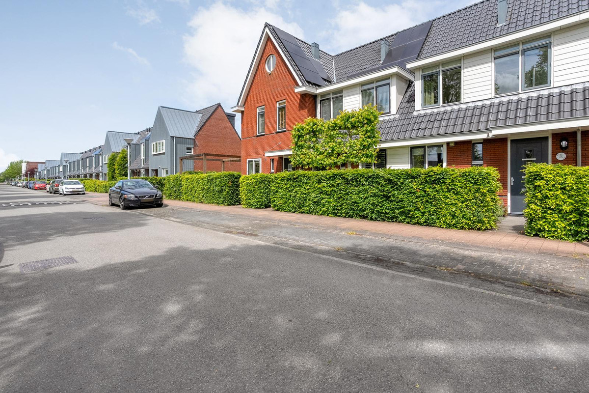 Tussenwoning te koop: Tuinwal 24, Zwolle