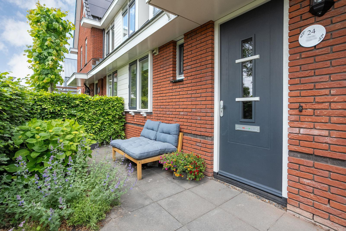 Tussenwoning te koop: Tuinwal 24, Zwolle
