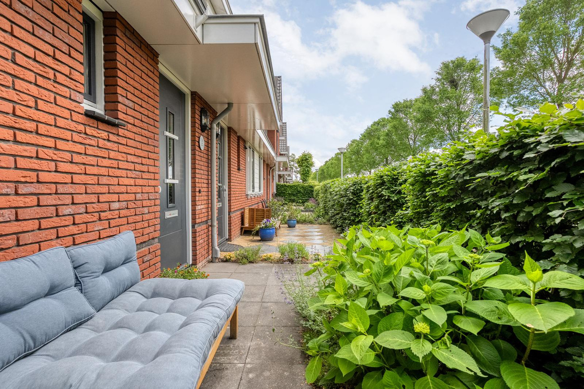 Tussenwoning te koop: Tuinwal 24, Zwolle