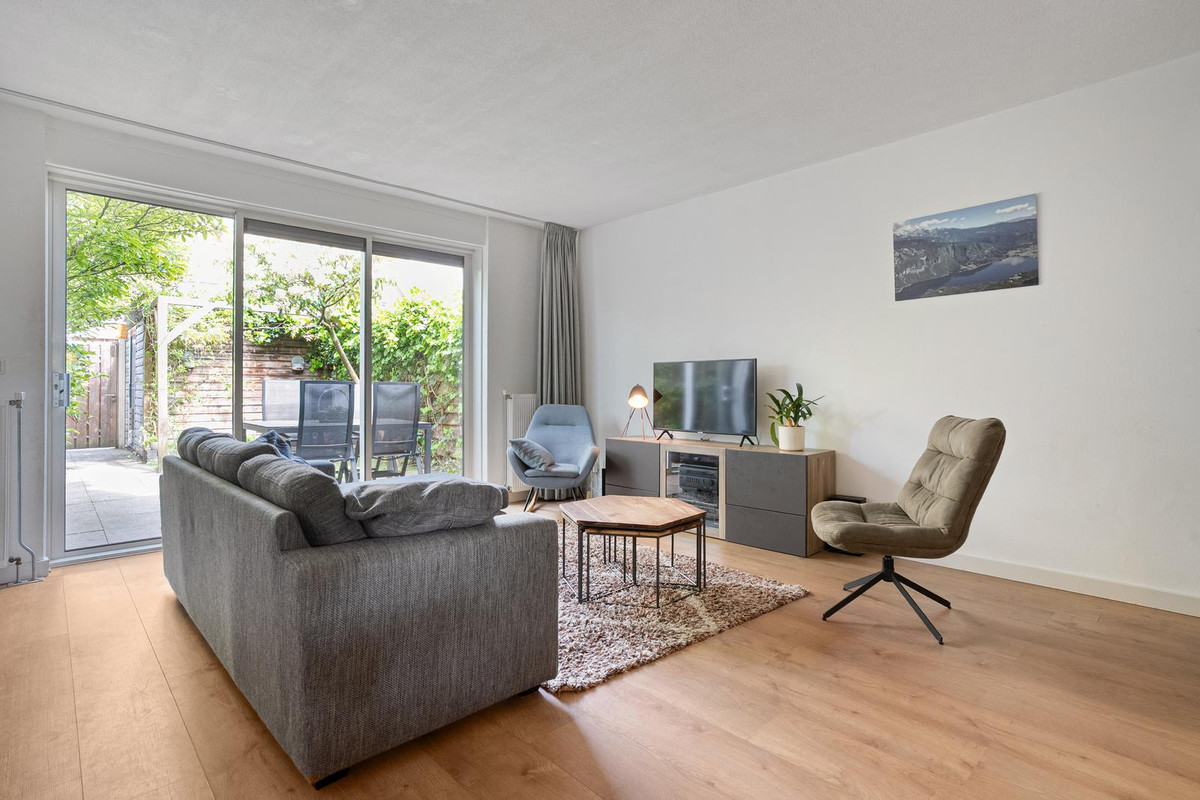 Tussenwoning te koop: Tuinwal 24, Zwolle