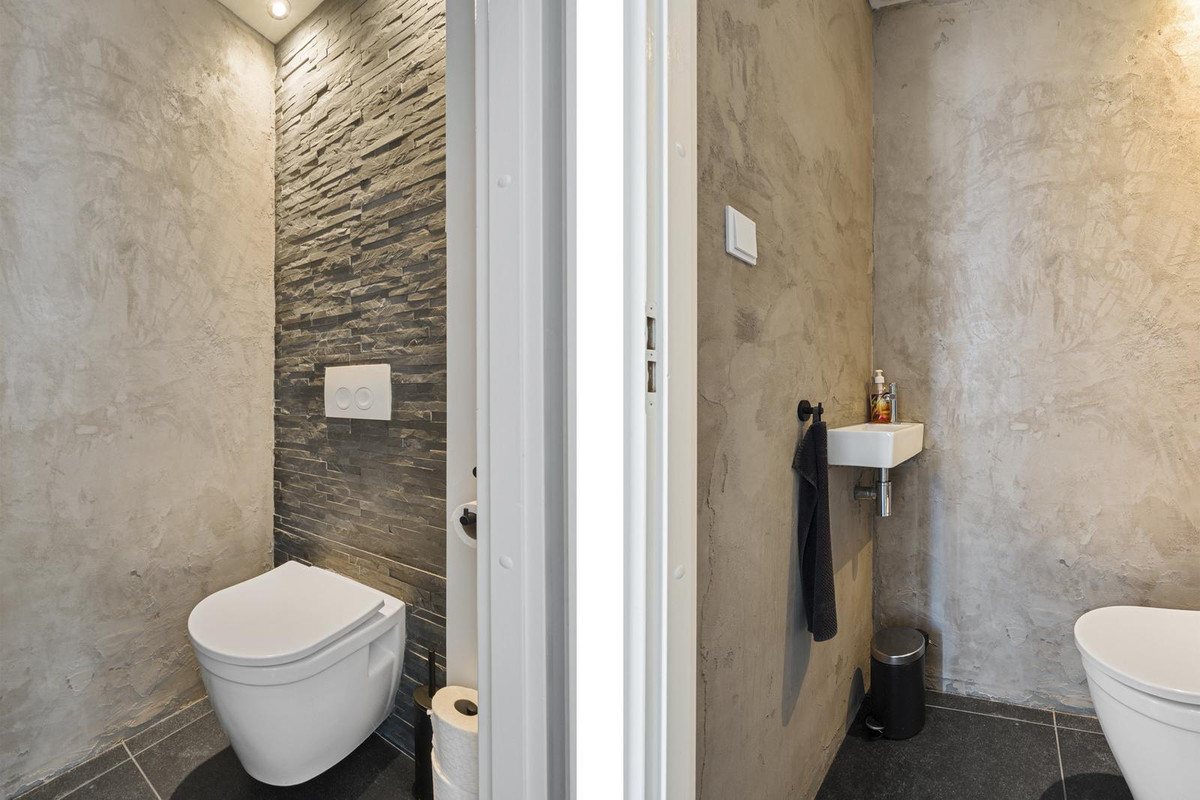 Tussenwoning te koop: Johan Buziaustraat 105, Hengelo