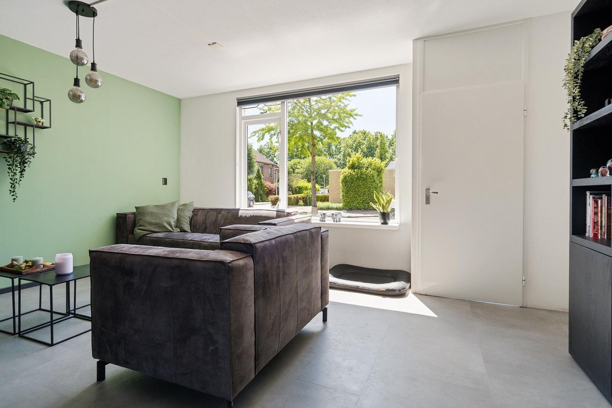 Tussenwoning te koop: Johan Buziaustraat 105, Hengelo