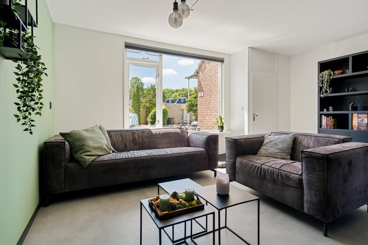 Tussenwoning te koop: Johan Buziaustraat 105, Hengelo