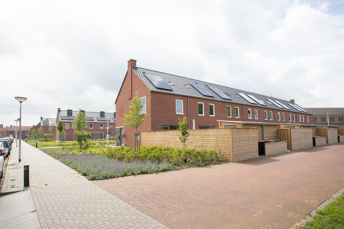 Hoekwoning te koop: Heetveldsweg 72, Almelo