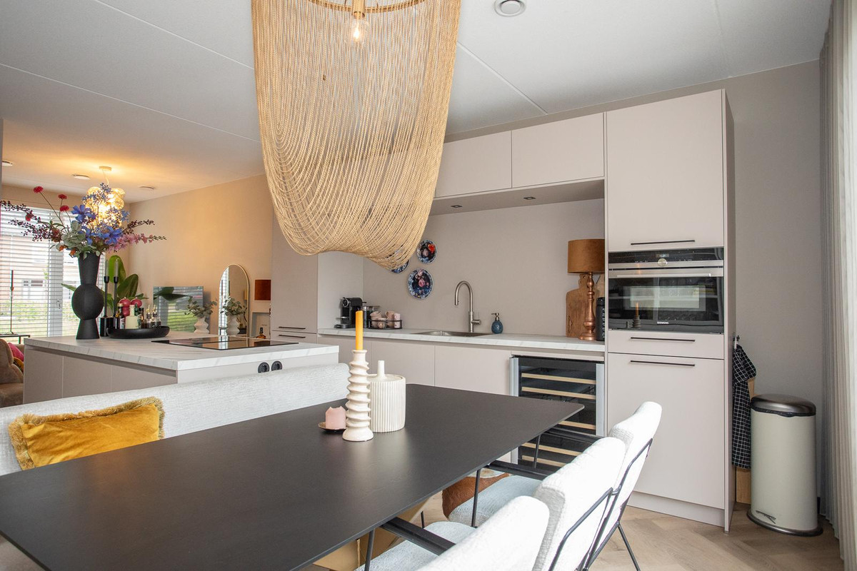 Hoekwoning te koop: Heetveldsweg 72, Almelo