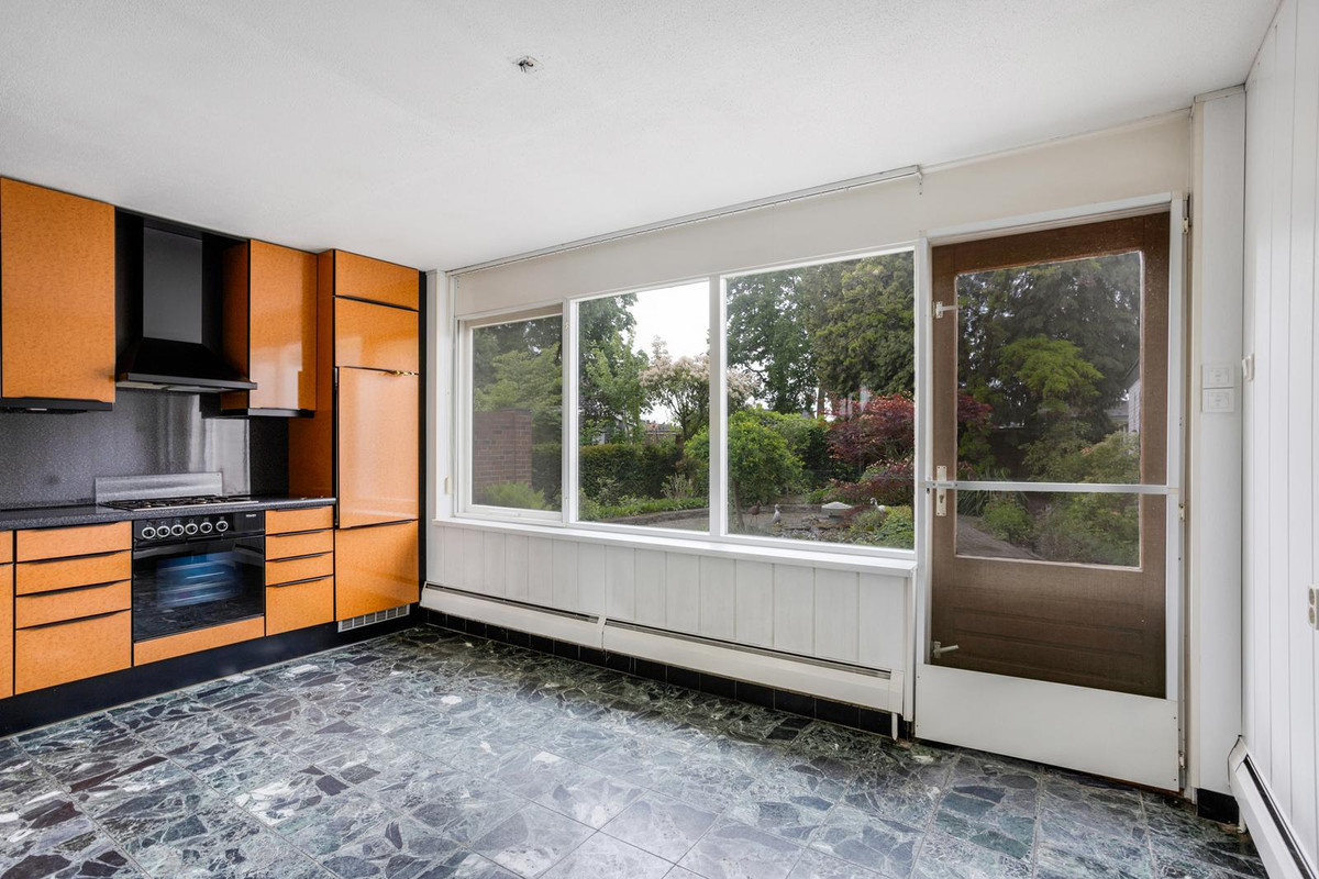 Twee-onder-één-kap te koop: Floresstraat 102, Enschede