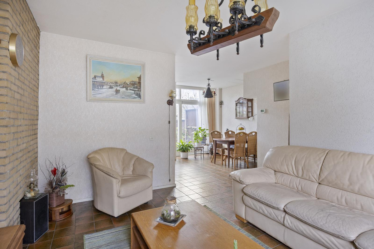 Tussenwoning te koop: Oosterlee 6, De Lier