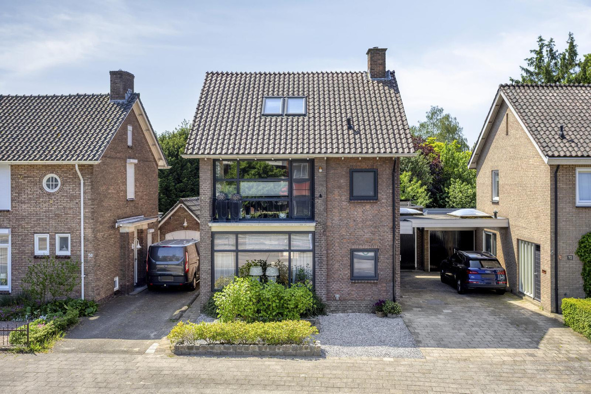 Twee-onder-één-kap te koop: Gronausestraat 74, Enschede