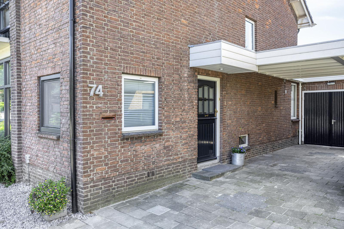 Twee-onder-één-kap te koop: Gronausestraat 74, Enschede